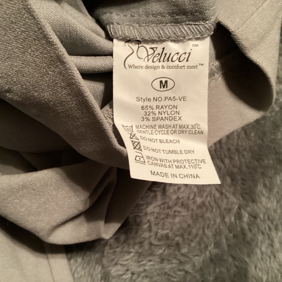 BNWT SIZWMEDIUM STRTCH GREY PULL ON CAPRIS - Picture 6 of 6